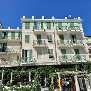 Eden Alaxi Hotel